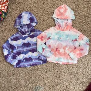 Size 5t bundle of 2 hooded fleece sweatshirts. Mountain landscape and unicorns.
